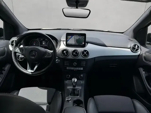 Mercedes-Benz B 200