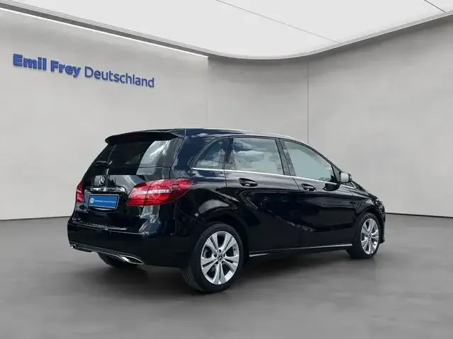 Mercedes-Benz B 200