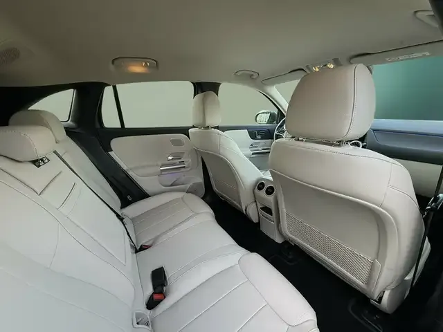 Mercedes-Benz EQA 300