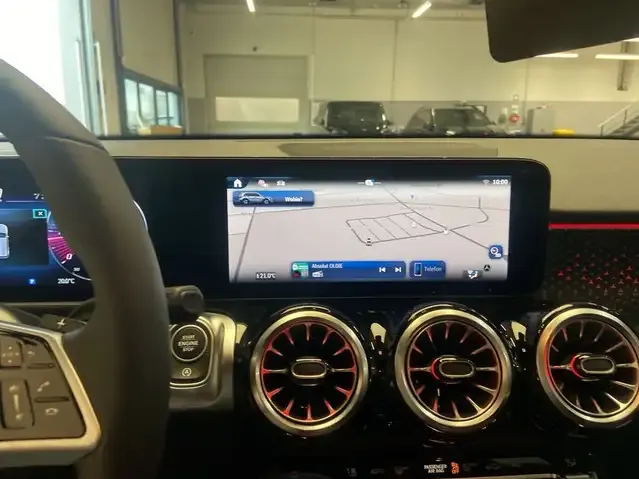 Mercedes-Benz GLB 200