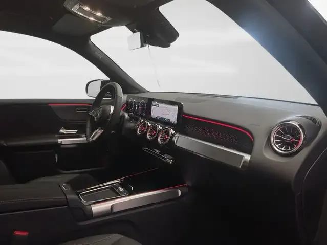 Mercedes-Benz GLB 200