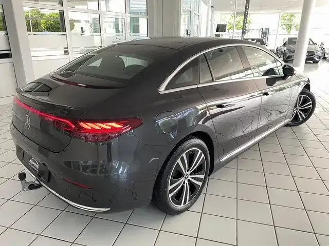 Mercedes-Benz EQE 300