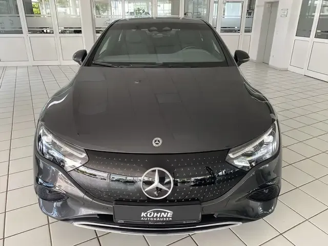 Mercedes-Benz EQE 300