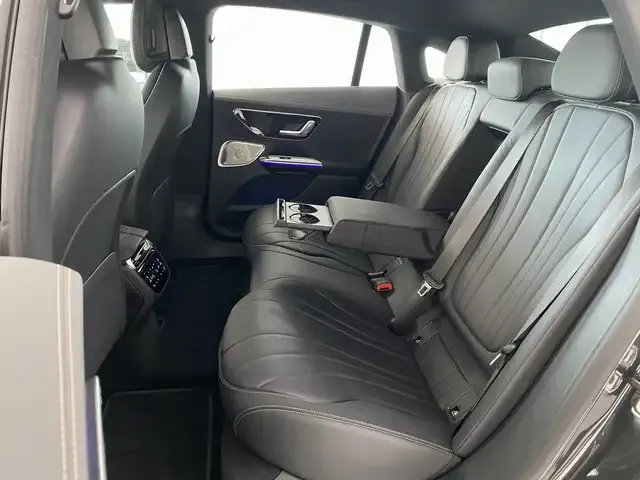 Mercedes-Benz EQE 300
