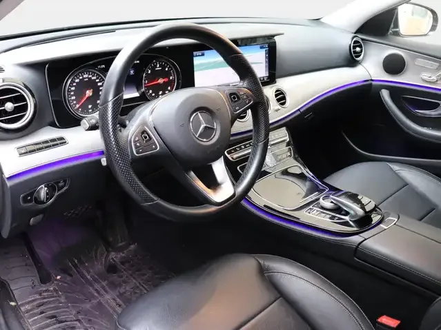 Mercedes-Benz E 220
