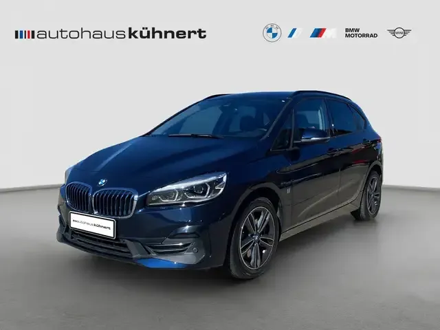 BMW 225