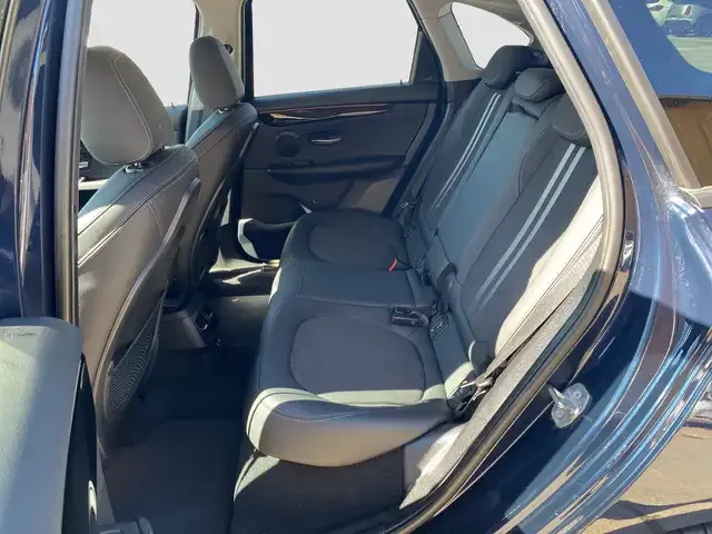 BMW 225