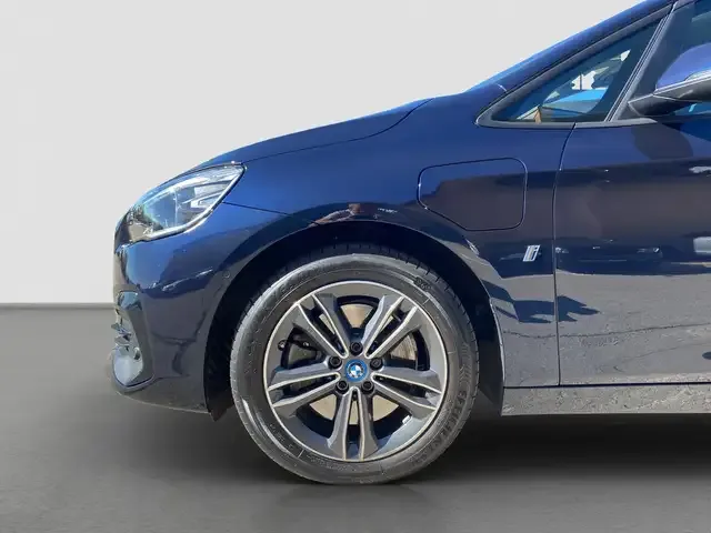 BMW 225