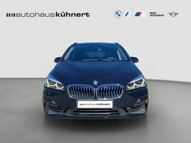 BMW 225