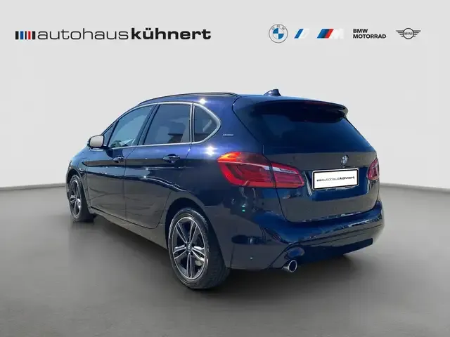 BMW 225