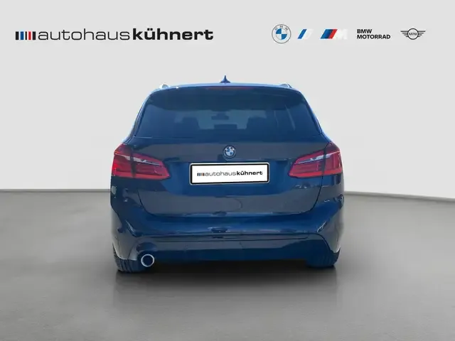 BMW 225