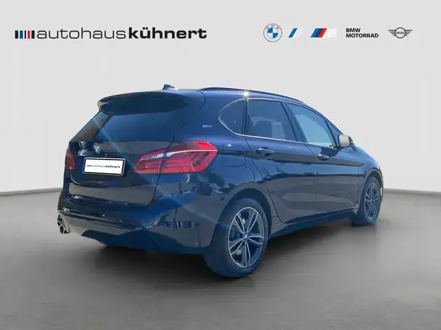 BMW 225