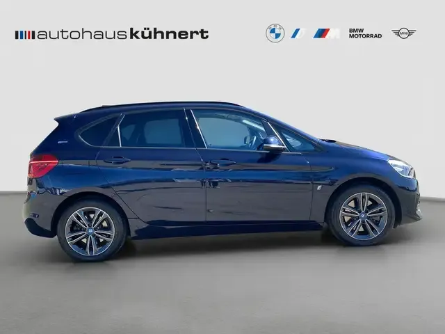 BMW 225