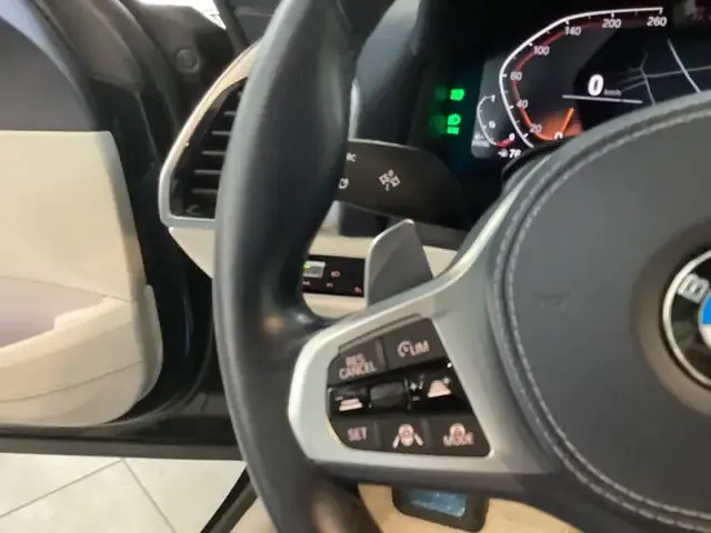 BMW 840