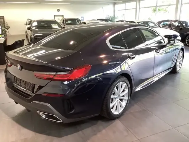 BMW 840