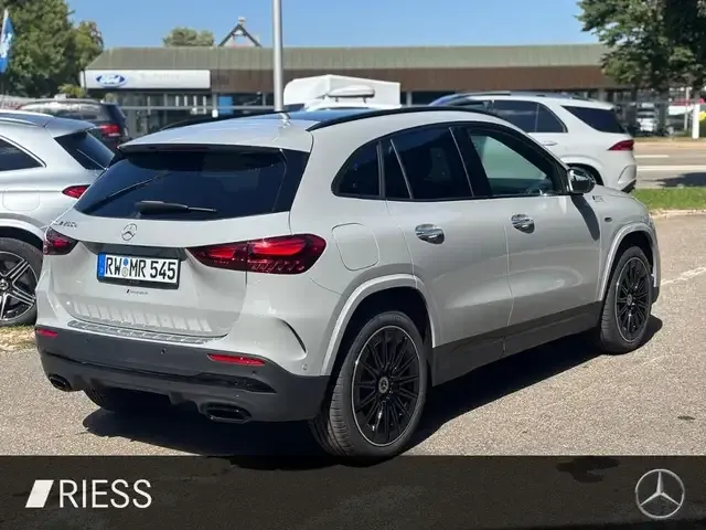 Mercedes-Benz GLA 250