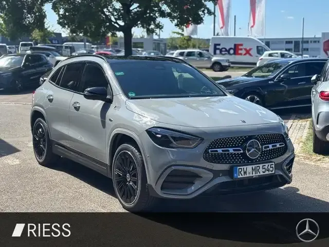 Mercedes-Benz GLA 250