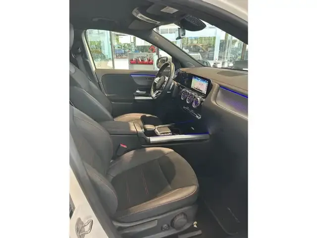 Mercedes-Benz EQA 300