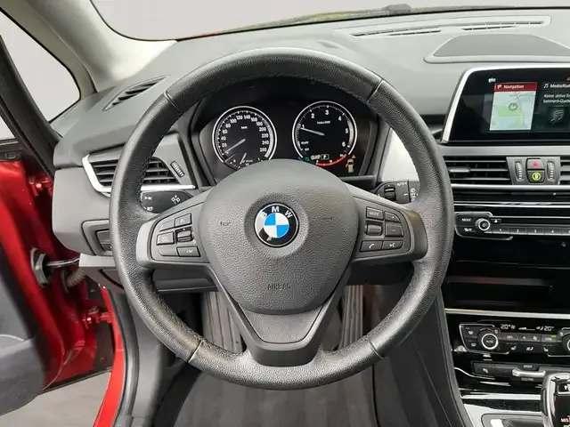 BMW 218