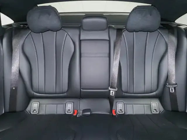 Mercedes-Benz EQE 300