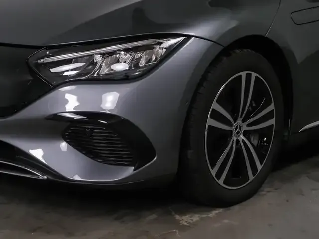 Mercedes-Benz EQE 300