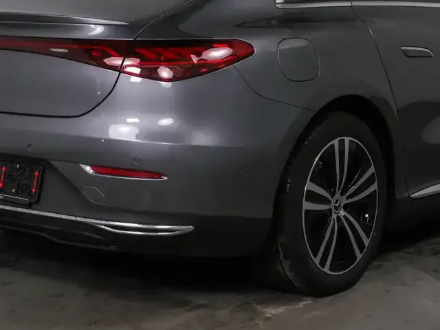 Mercedes-Benz EQE 300