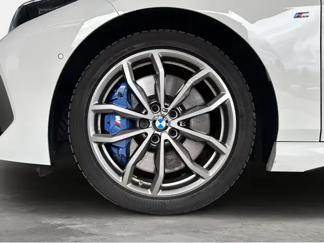 BMW 235