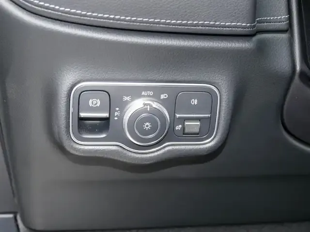 Mercedes-Benz G 500