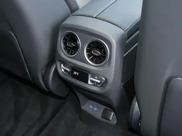 Mercedes-Benz G 500