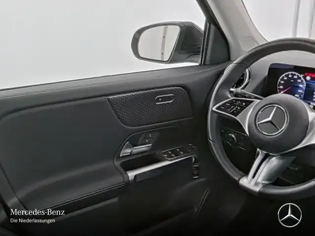 Mercedes-Benz GLB 180