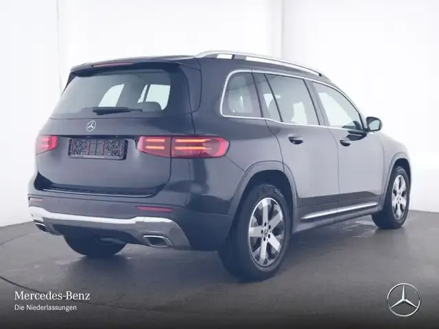 Mercedes-Benz GLB 180