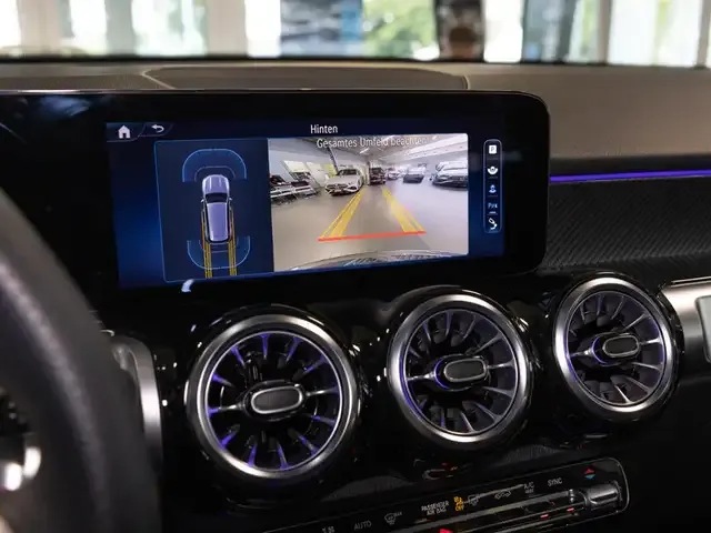 Mercedes-Benz GLB 200