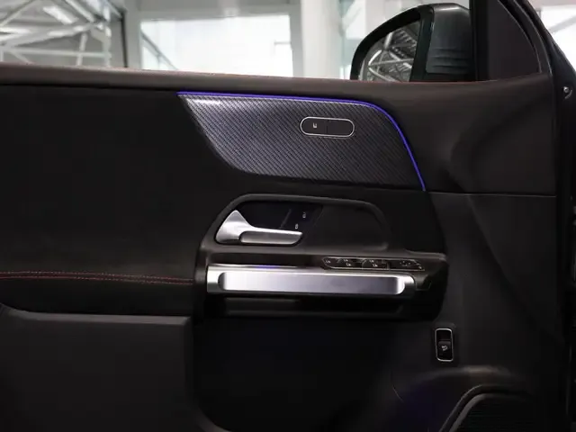 Mercedes-Benz GLB 200