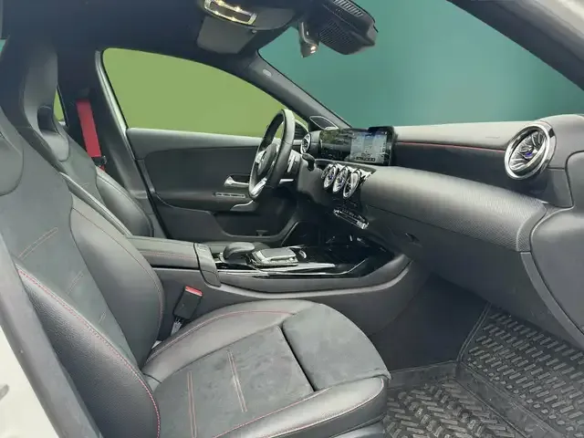 Mercedes-Benz A 35 AMG