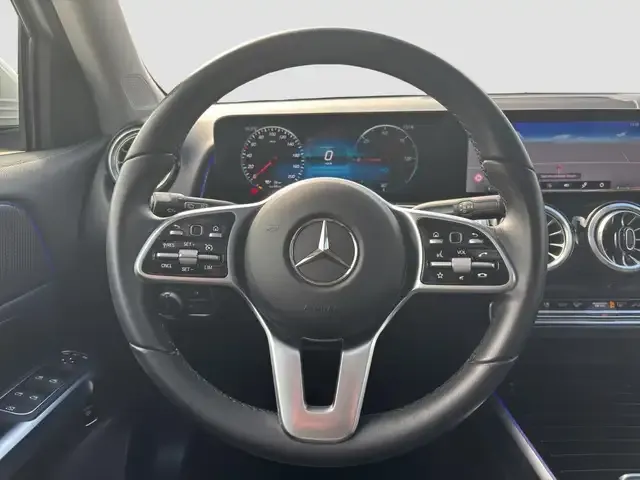 Mercedes-Benz EQB 300