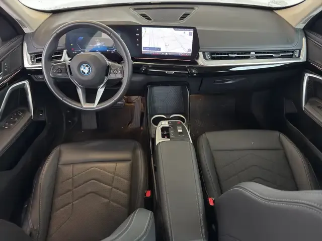 BMW iX1