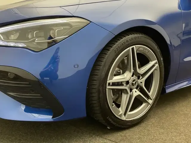 Mercedes-Benz CLA 200