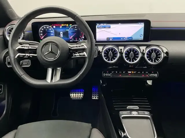 Mercedes-Benz CLA 200