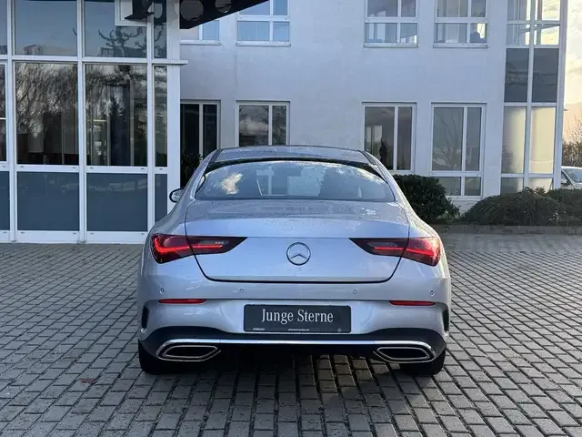 Mercedes-Benz CLA 200
