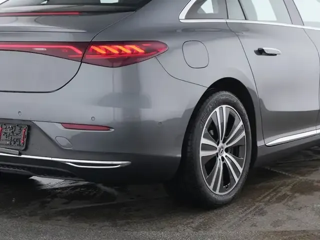 Mercedes-Benz EQE 300