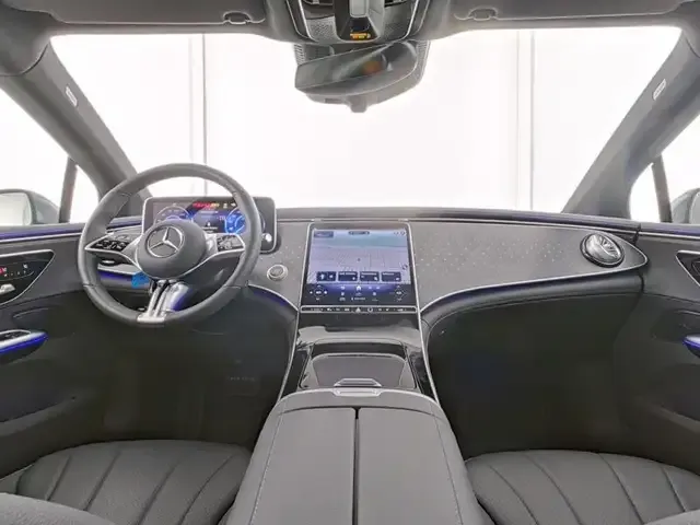 Mercedes-Benz EQE 300