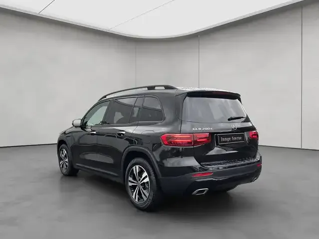 Mercedes-Benz GLB 200