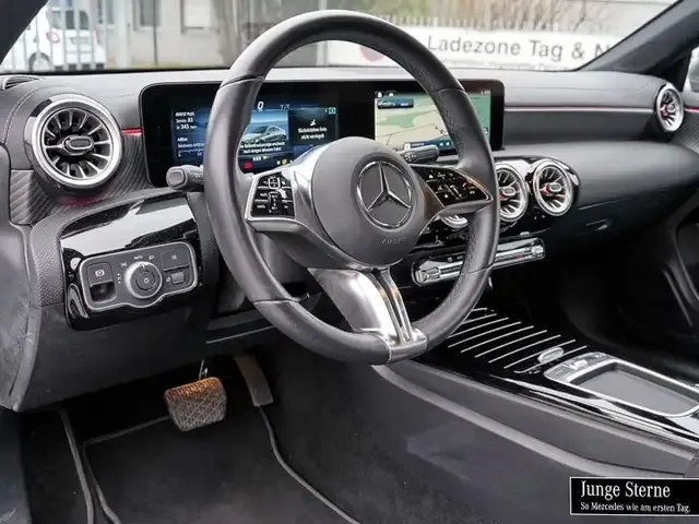Mercedes-Benz CLA 200