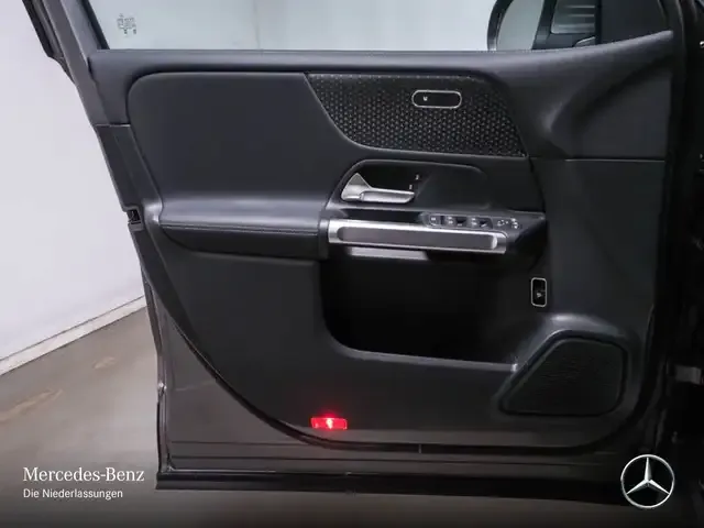 Mercedes-Benz EQB 300