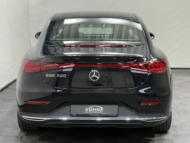 Mercedes-Benz EQE 300