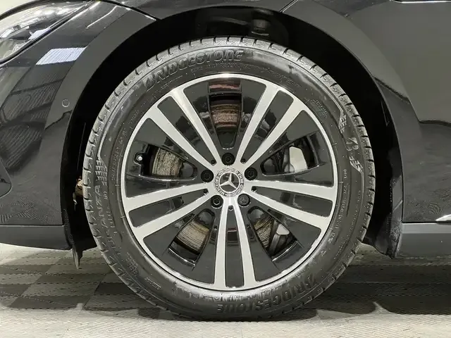 Mercedes-Benz EQE 300