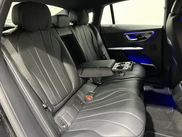 Mercedes-Benz EQE 300