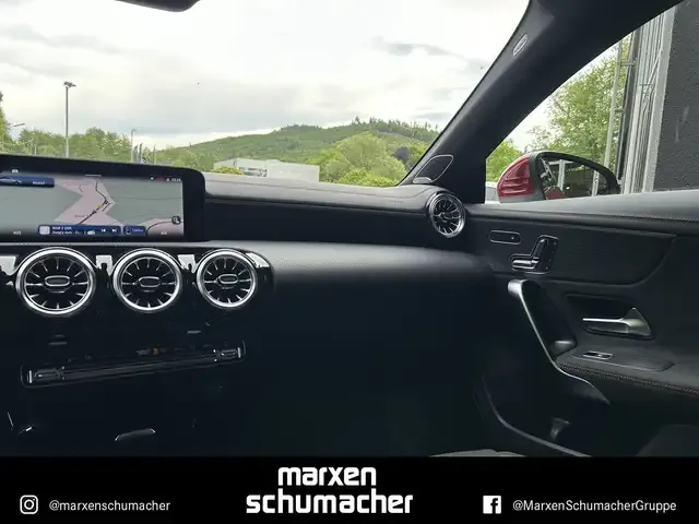 Mercedes-Benz CLA 220