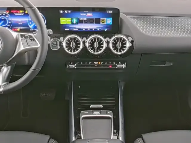 Mercedes-Benz EQA 300