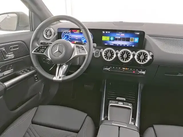 Mercedes-Benz EQA 300